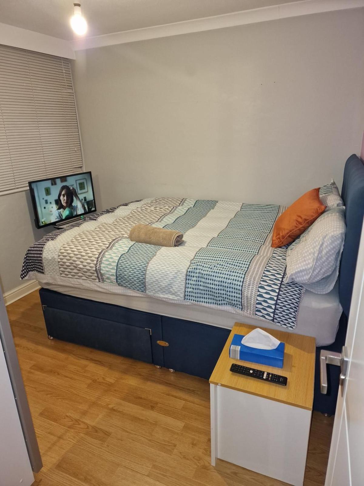 Nightrest Homes Hemel Hempstead Smart Tv In Each Room - Parking เฮเมลเฮมพ์สเตด ภายนอก รูปภาพ